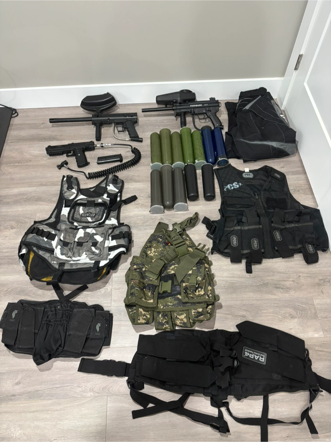 Paintball Gear Lot - Vests, Guns, Pods