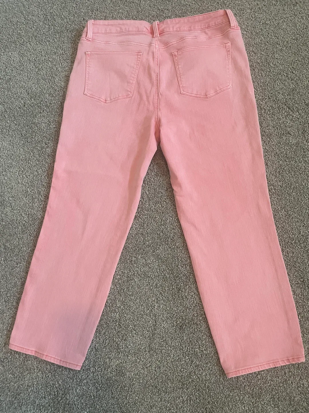Almost new Pink Straight Crop Jeans - Size 12 image indicator(3)