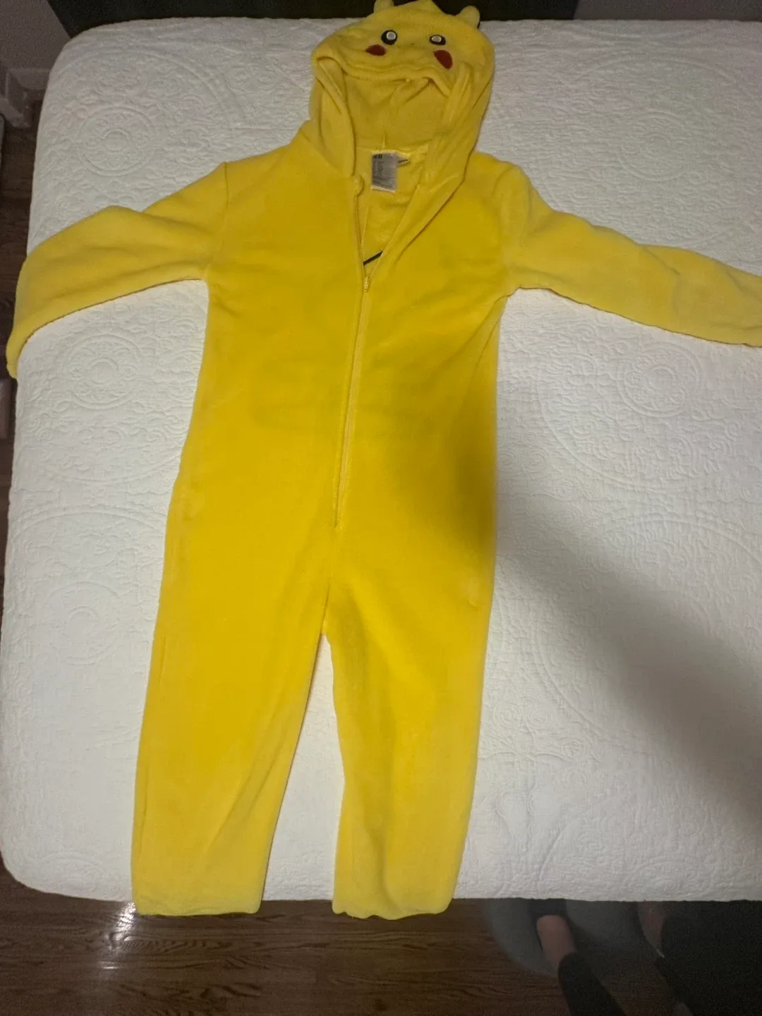 Pikachu onsie costume size 8-10 years image indicator(3)