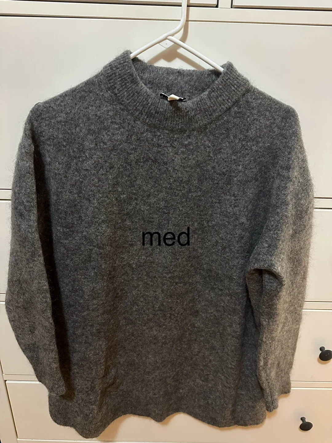 women  Sweaters - Sizes Small to Medium image indicator(4)