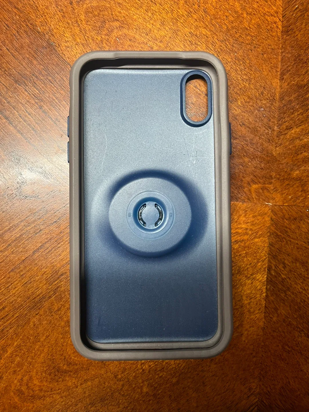Otterbox iPhone Case with Pop Socket image indicator(2)