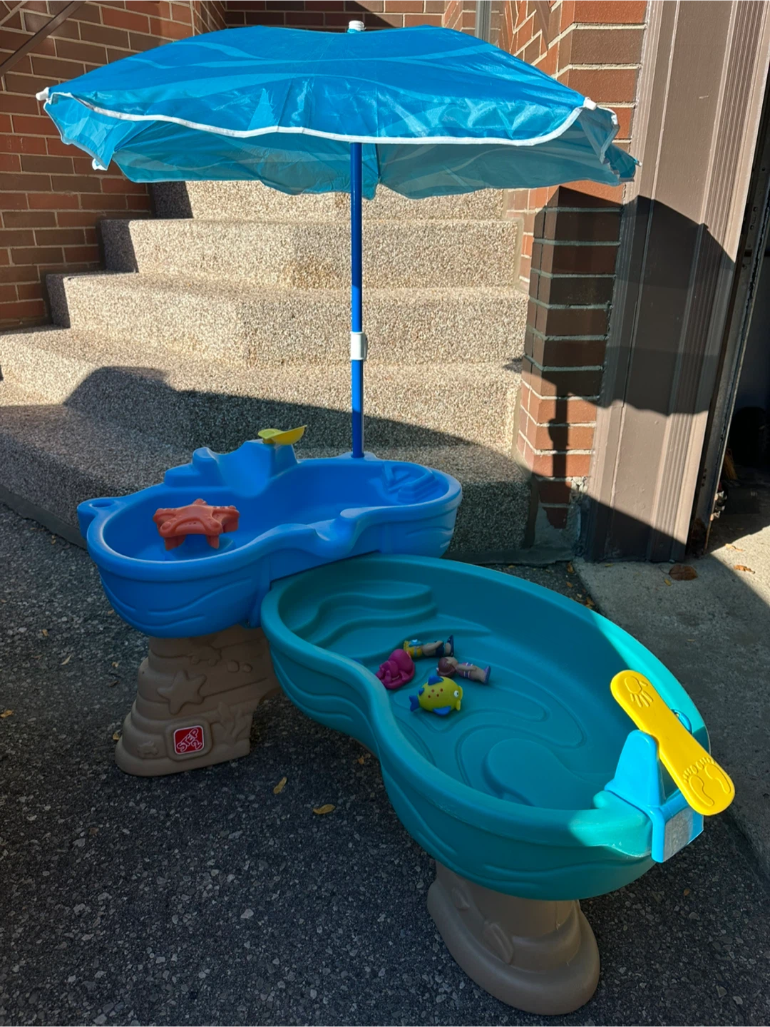 Step2 Water Table with Umbrella & Accessories