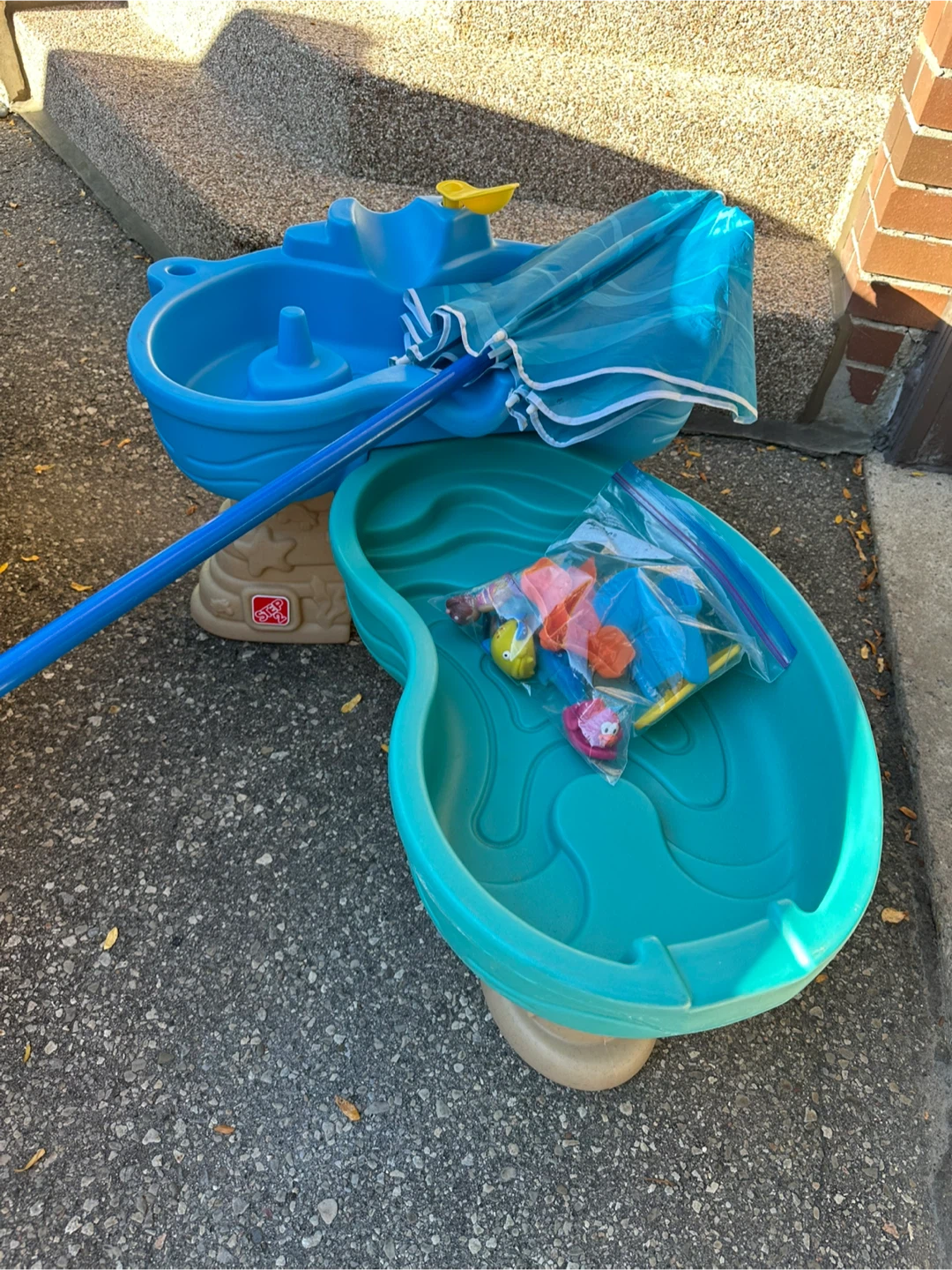 Step2 Water Table with Umbrella & Accessories - photo 2