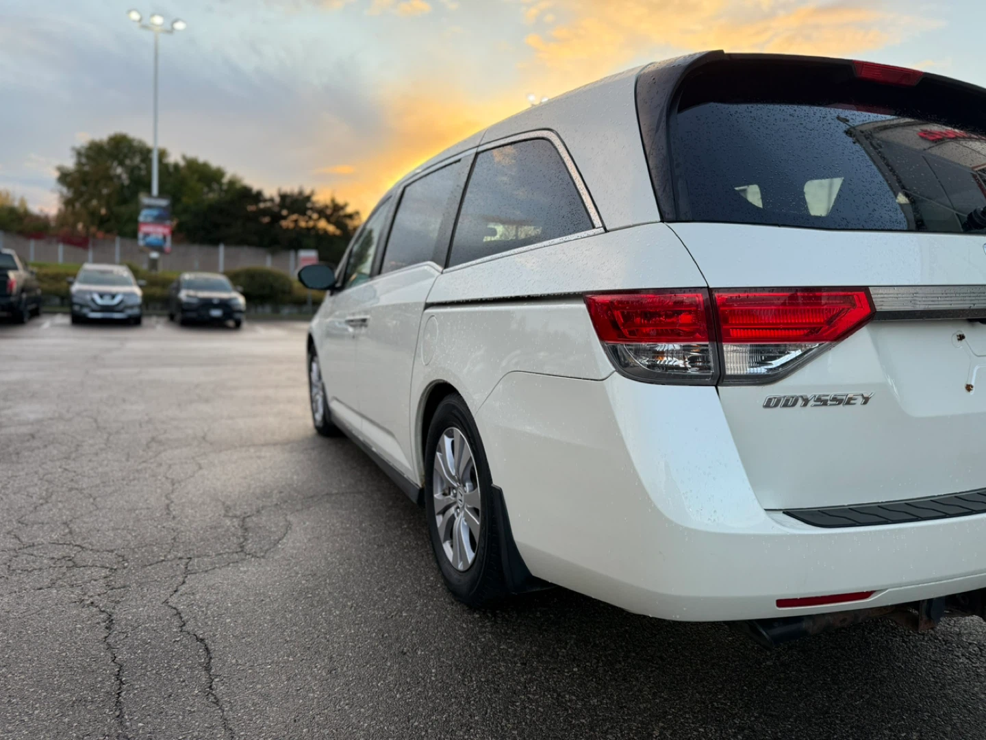 2016 Honda Odyssey EX w/ DVD – Clean Title, No Accidents 🚐 - photo 3