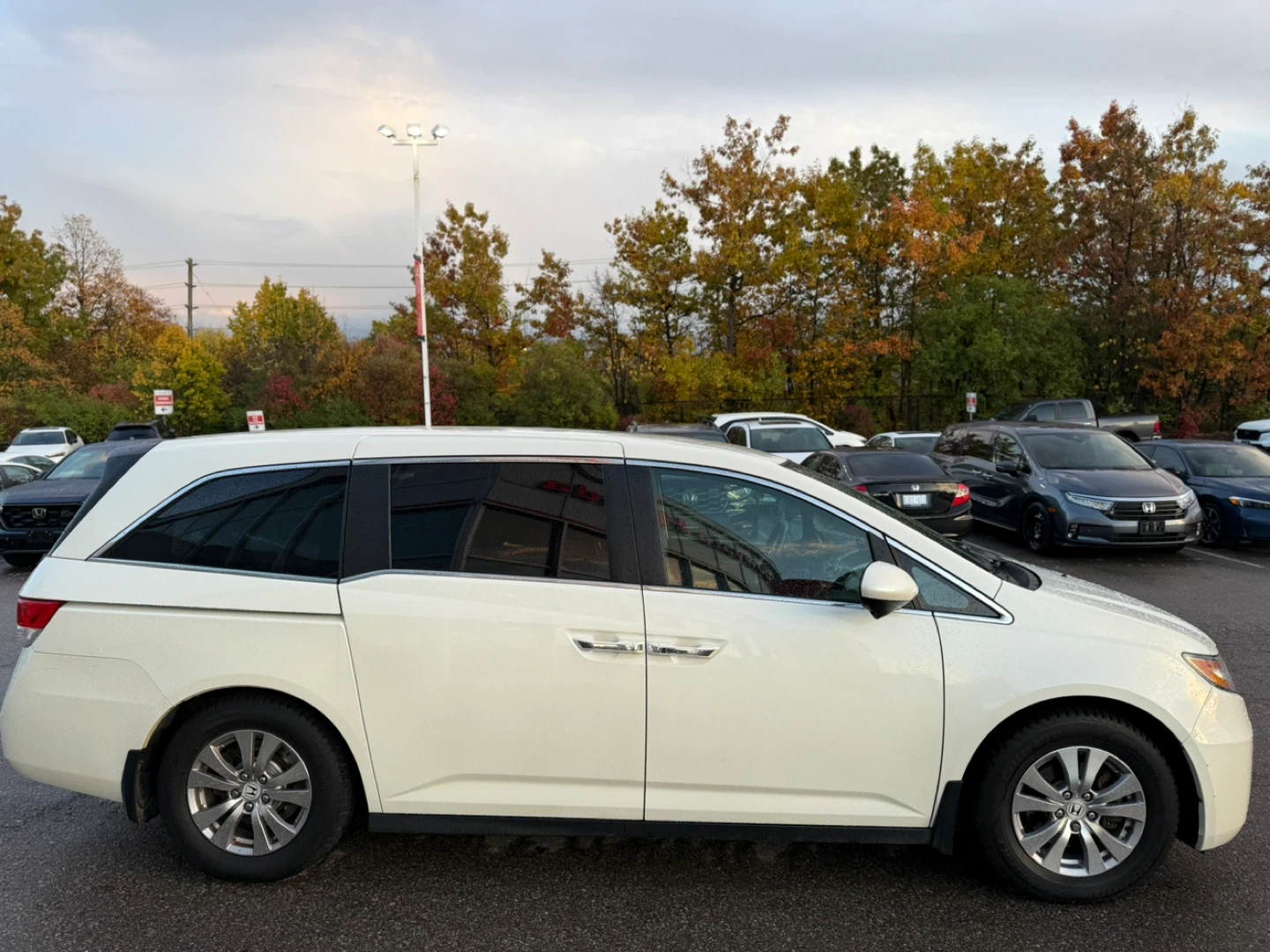 2016 Honda Odyssey EX w/ DVD – Clean Title, No Accidents 🚐 - photo 2