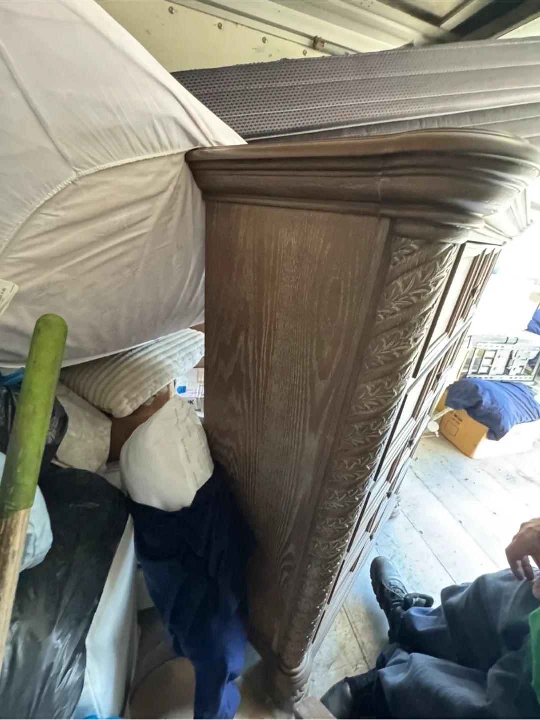 Wooden 5-Drawer Dresser image indicator(3)