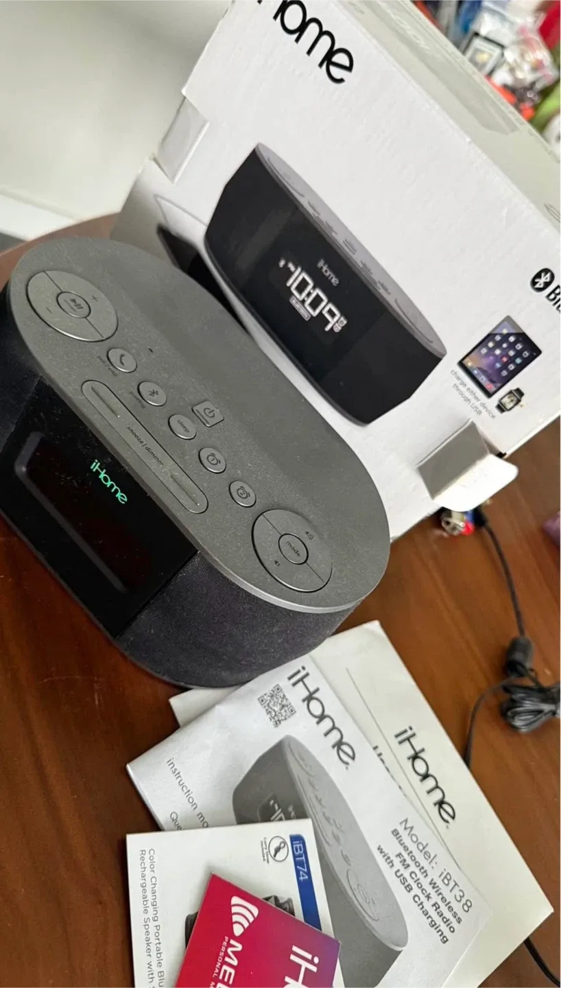 iHome iBT38 Bluetooth Wireless FM Clock Radio image indicator(4)