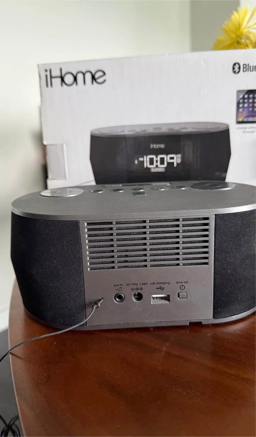 iHome iBT38 Bluetooth Wireless FM Clock Radio - photo 3