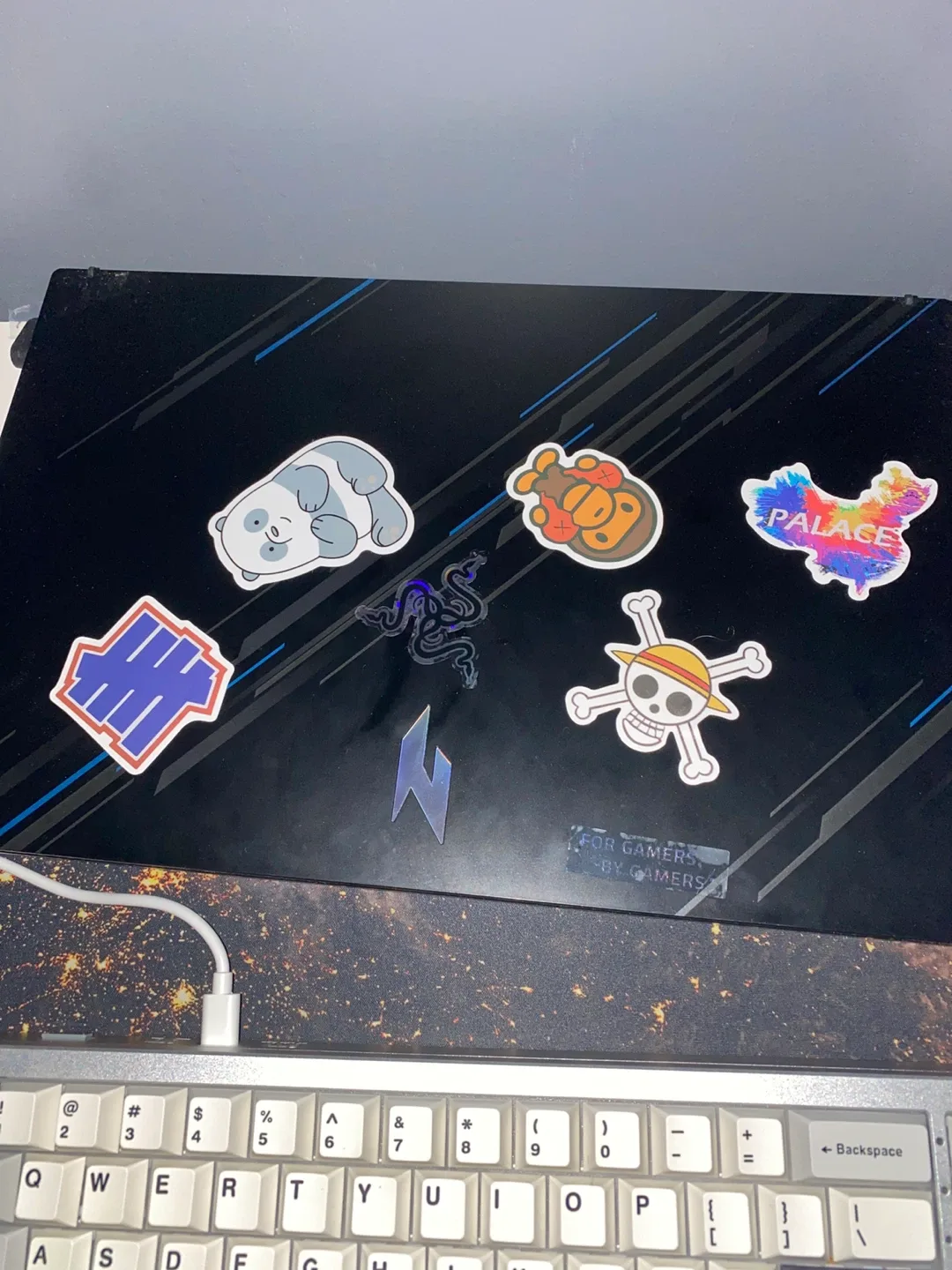 Acer nitro V 15 Gaming laptop 144htz screen image indicator(2)