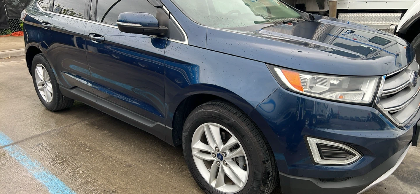 Blue Ford Edge SEL 2017