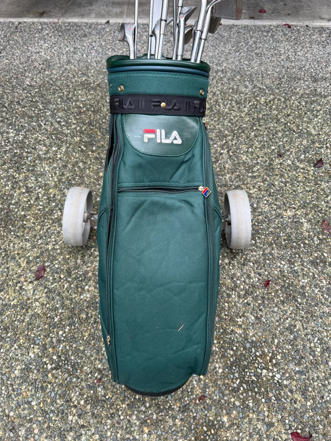Golf Club Set with Fila Golf Bag image indicator(3)