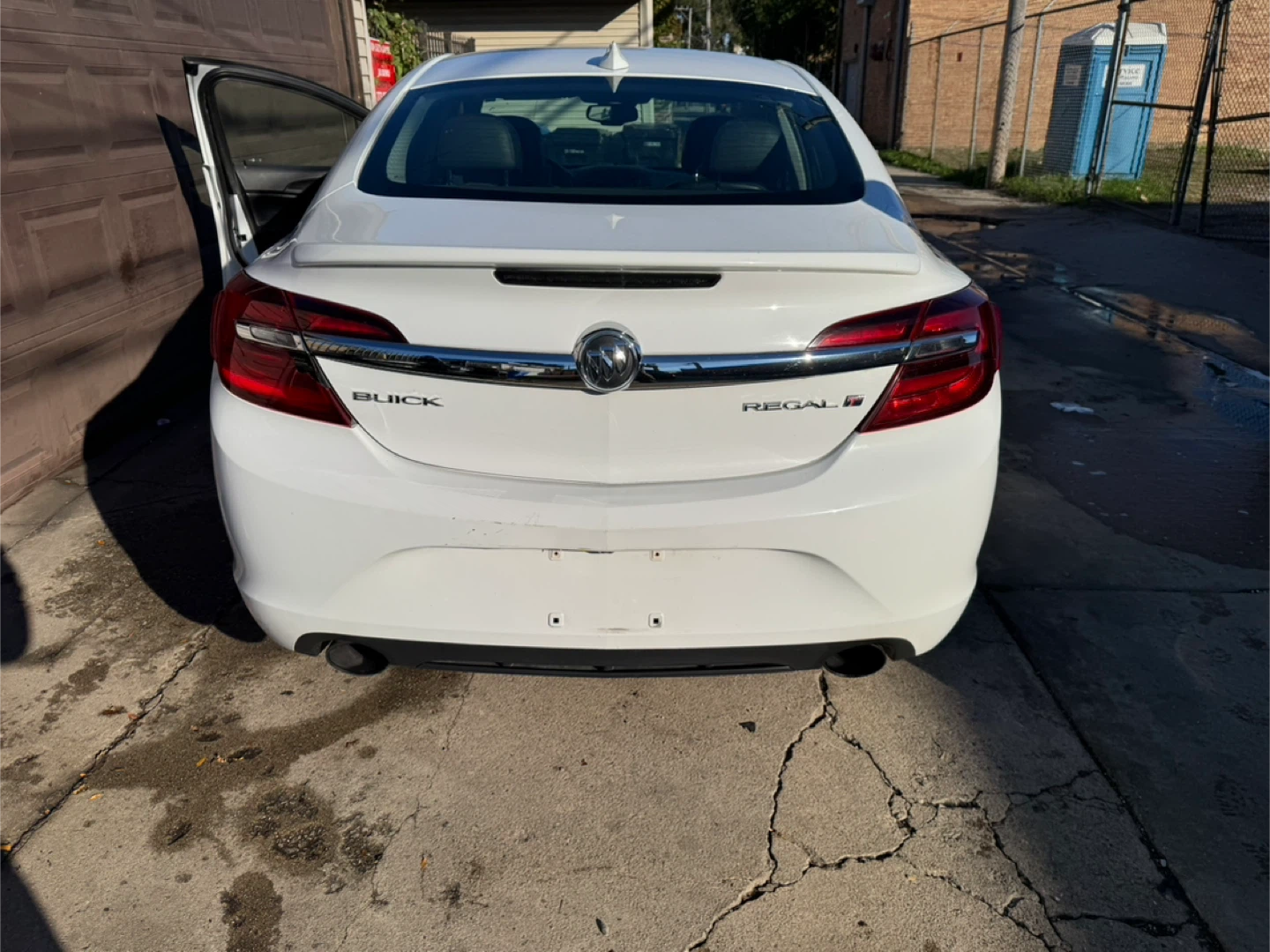 White Buick Regal 2017 - photo 3