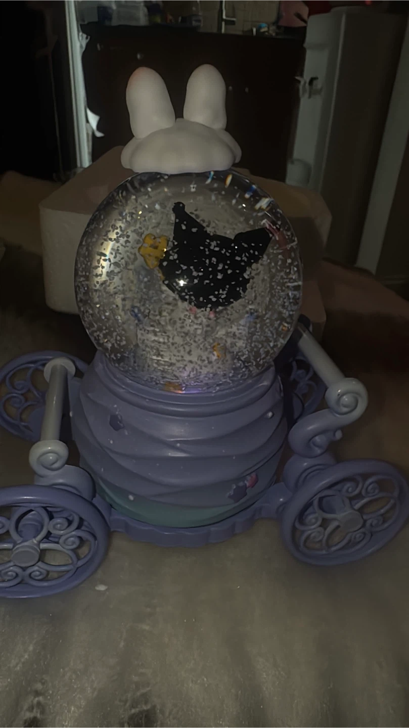 Hello Kitty & Kuromi Snow Globe Carriage - photo 5