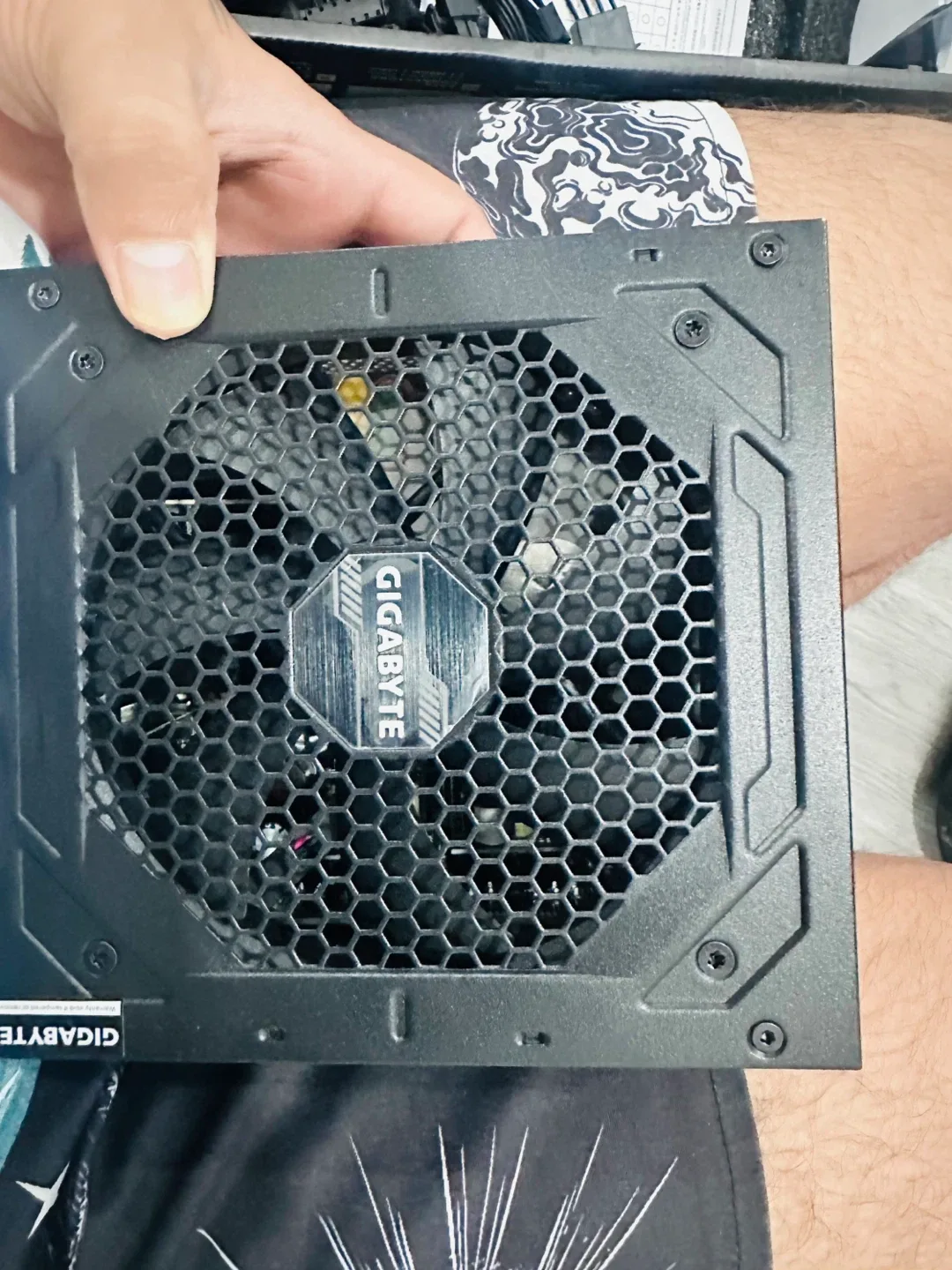 Gigabyte P750GM Power Supply image indicator(2)