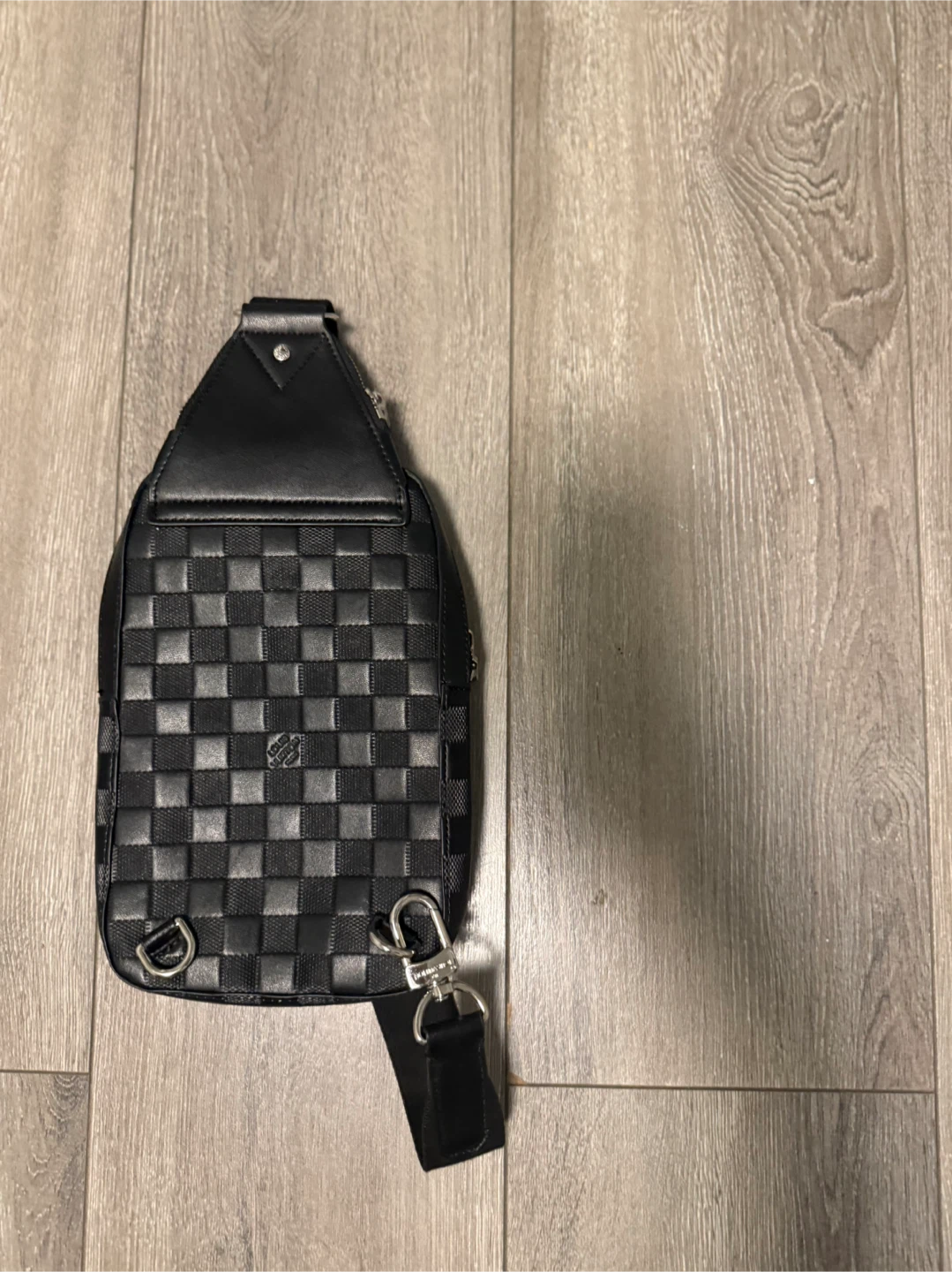 Louis Vuitton Avenue Sling Bag - photo 2