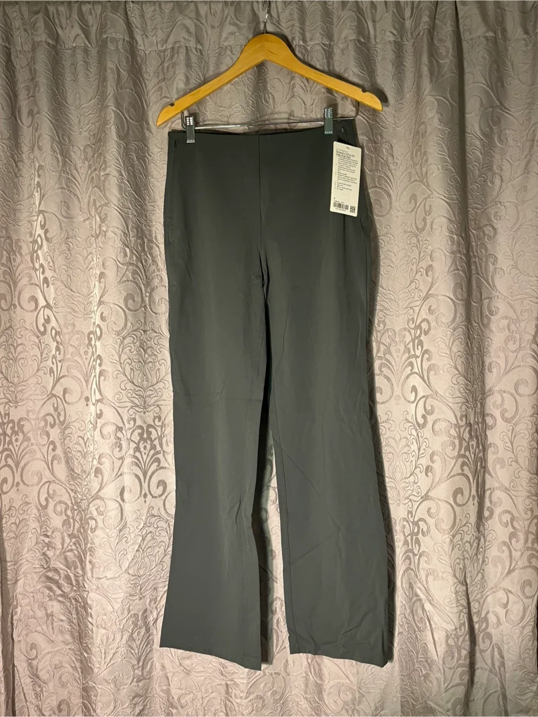 Lululemon Smooth-Fit Pull-On High-Rise Pant - Size 8 image indicator(3)