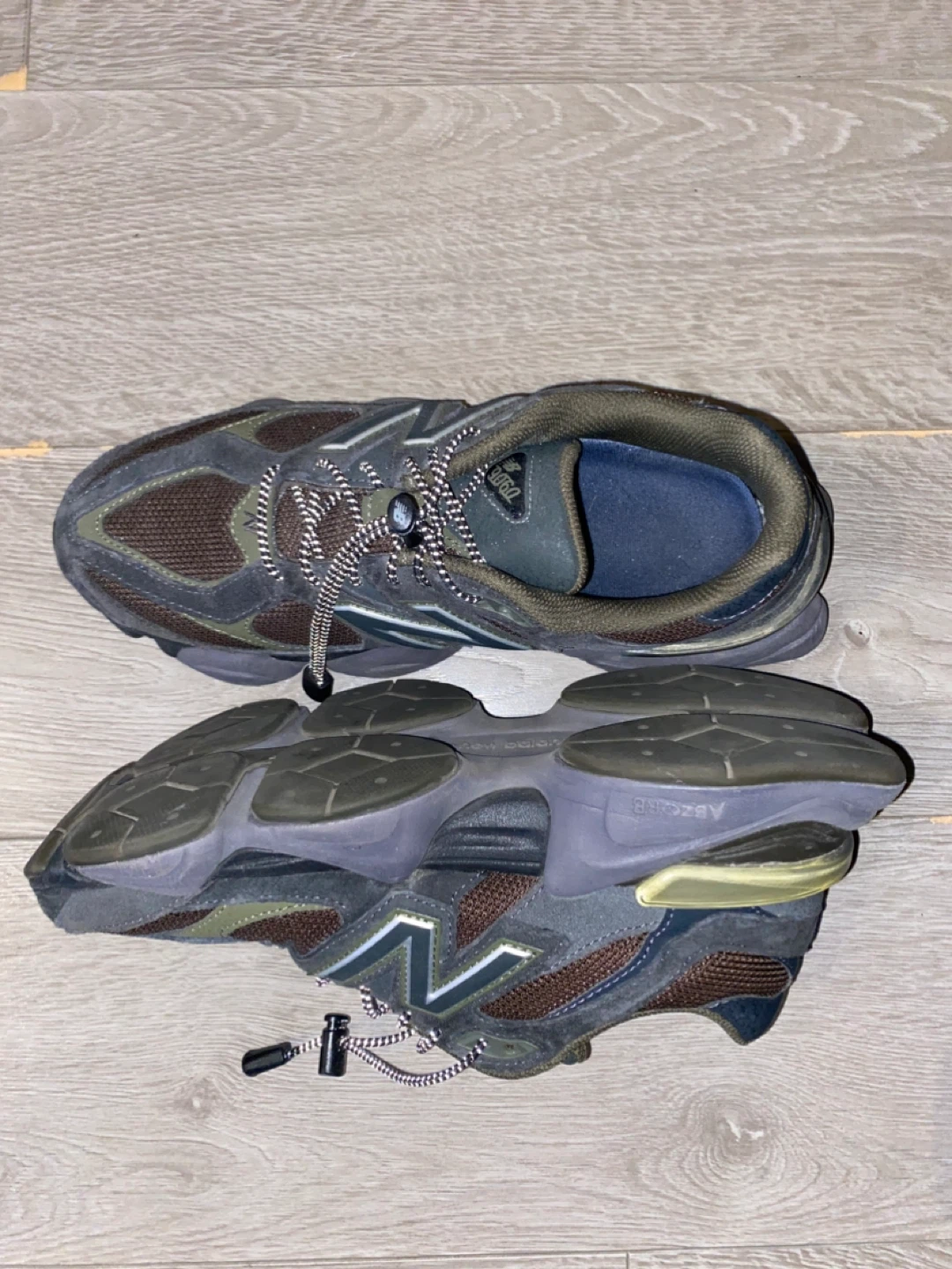 New Balance 9060 - size 10 US (W) - photo 4