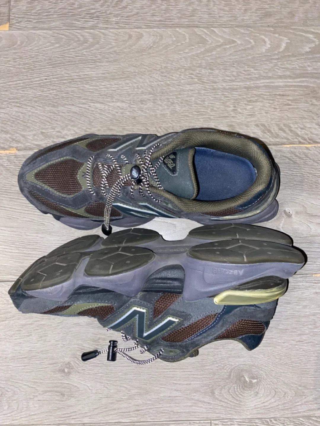 New Balance 9060 - size 10 US (W) image indicator(4)