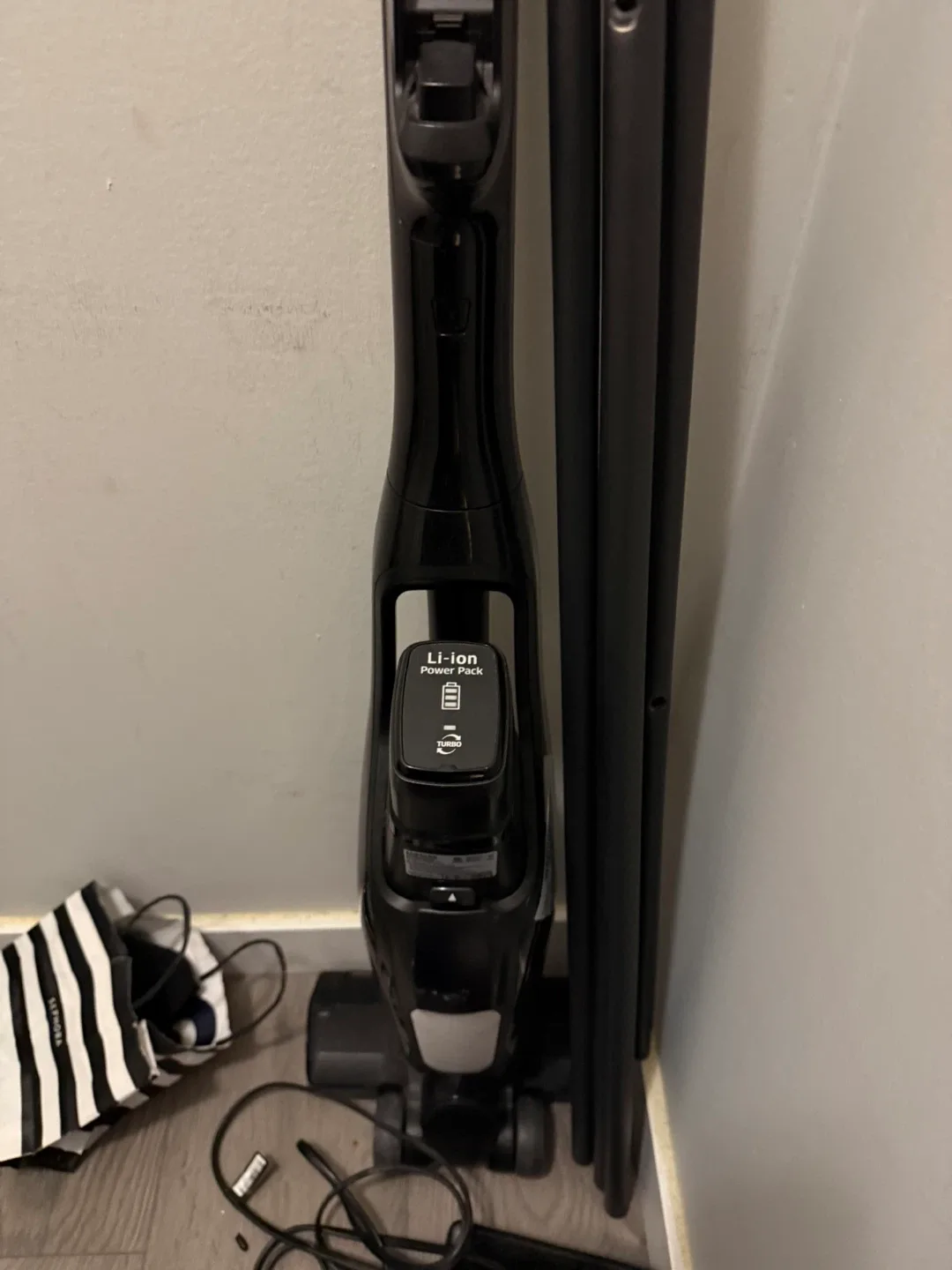 Samsung Jet 75 Cordless Stick Vacuum - Black image indicator(2)