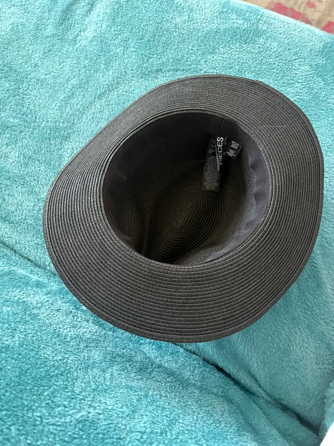 Women’s Black Hat image indicator(2)