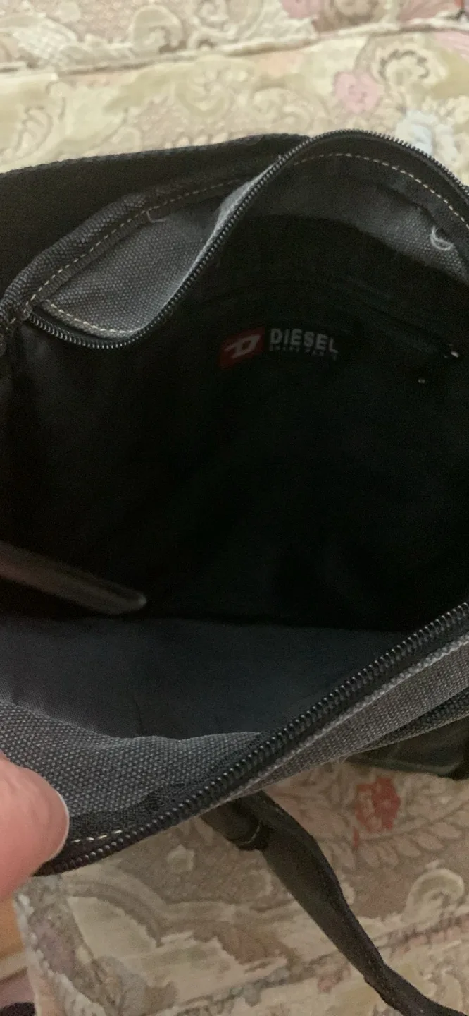 Diesel Black Messenger crossbody  Bag image indicator(2)