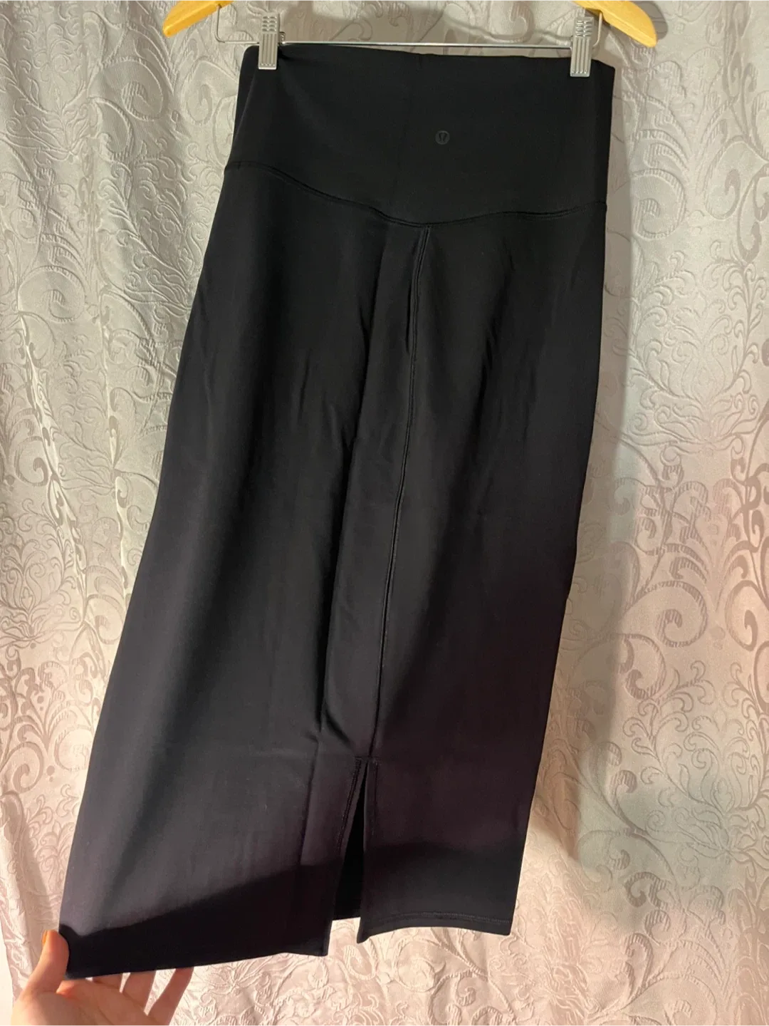 Lululemon Nulu Slim-Fit High-Rise Skirt - Size 8 image indicator(5)