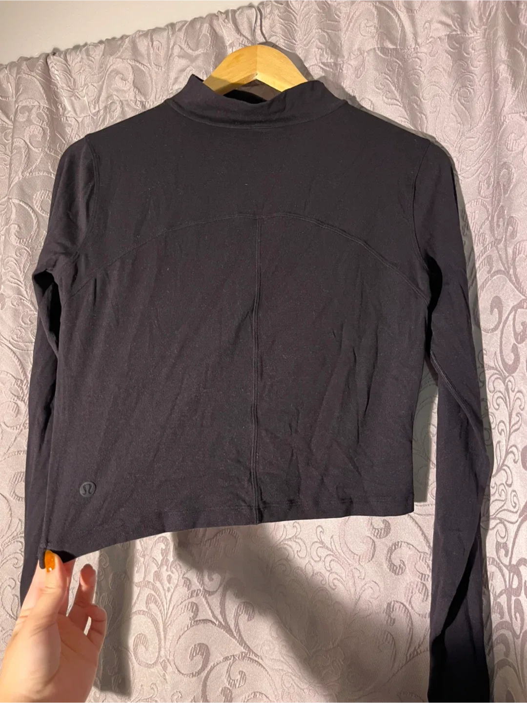 Lululemon Long Sleeve Top - Size 8 image indicator(2)