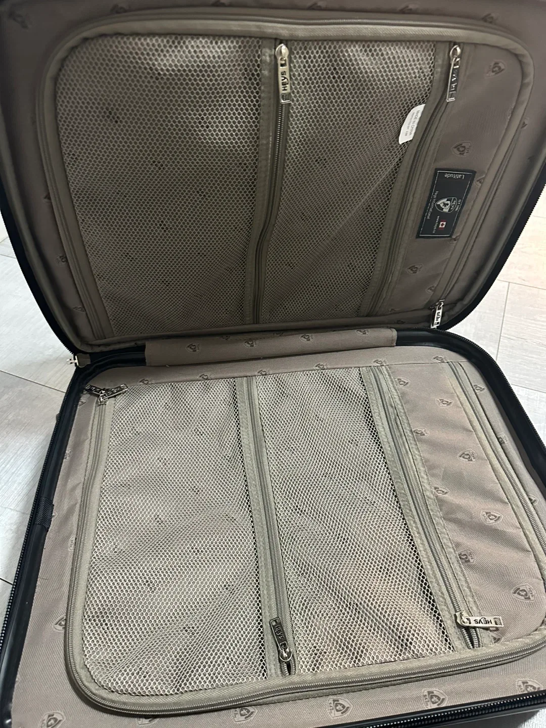 Heys Latitude Black Carry-On Suitcase image indicator(5)
