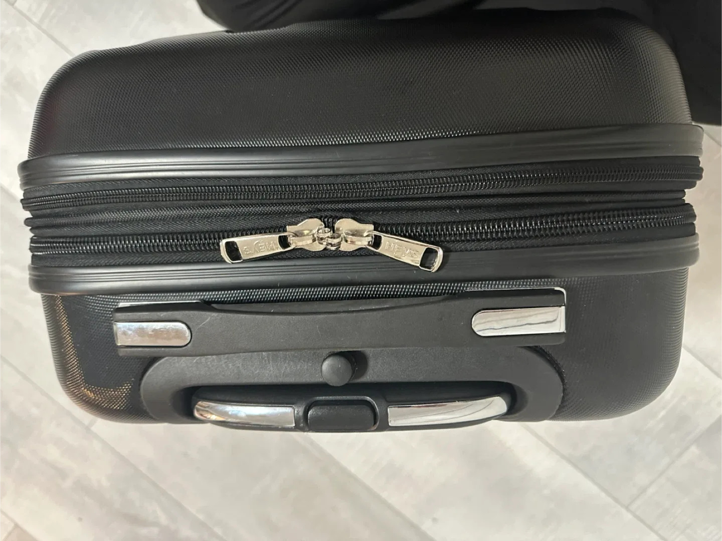 Heys Latitude Black Carry-On Suitcase image indicator(7)