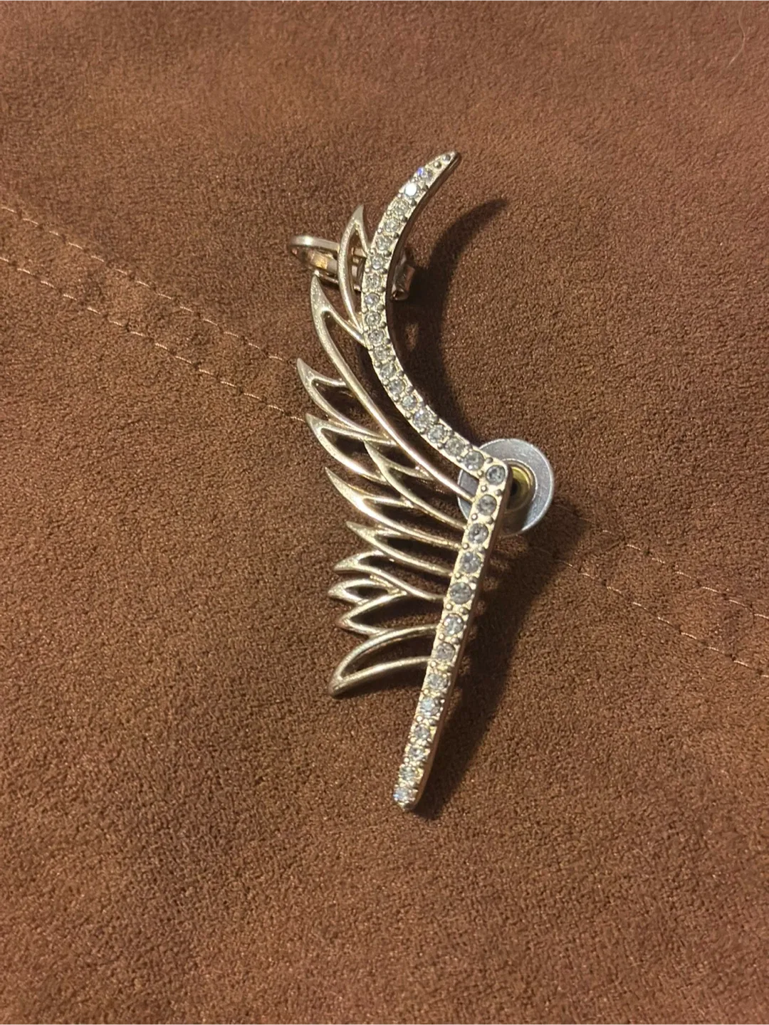 $20 Guess Wing Ear Cuff image indicator(2)