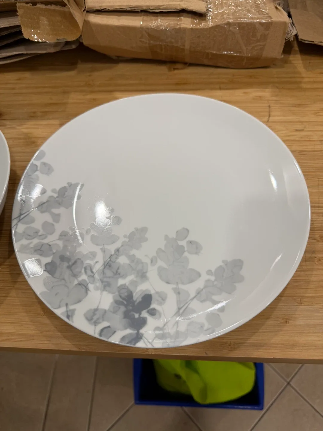 Trudeau dinner set 24 piece image indicator(4)