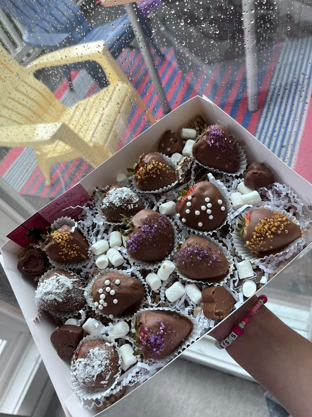 Chocolate Covered Strawberries image indicator(4)