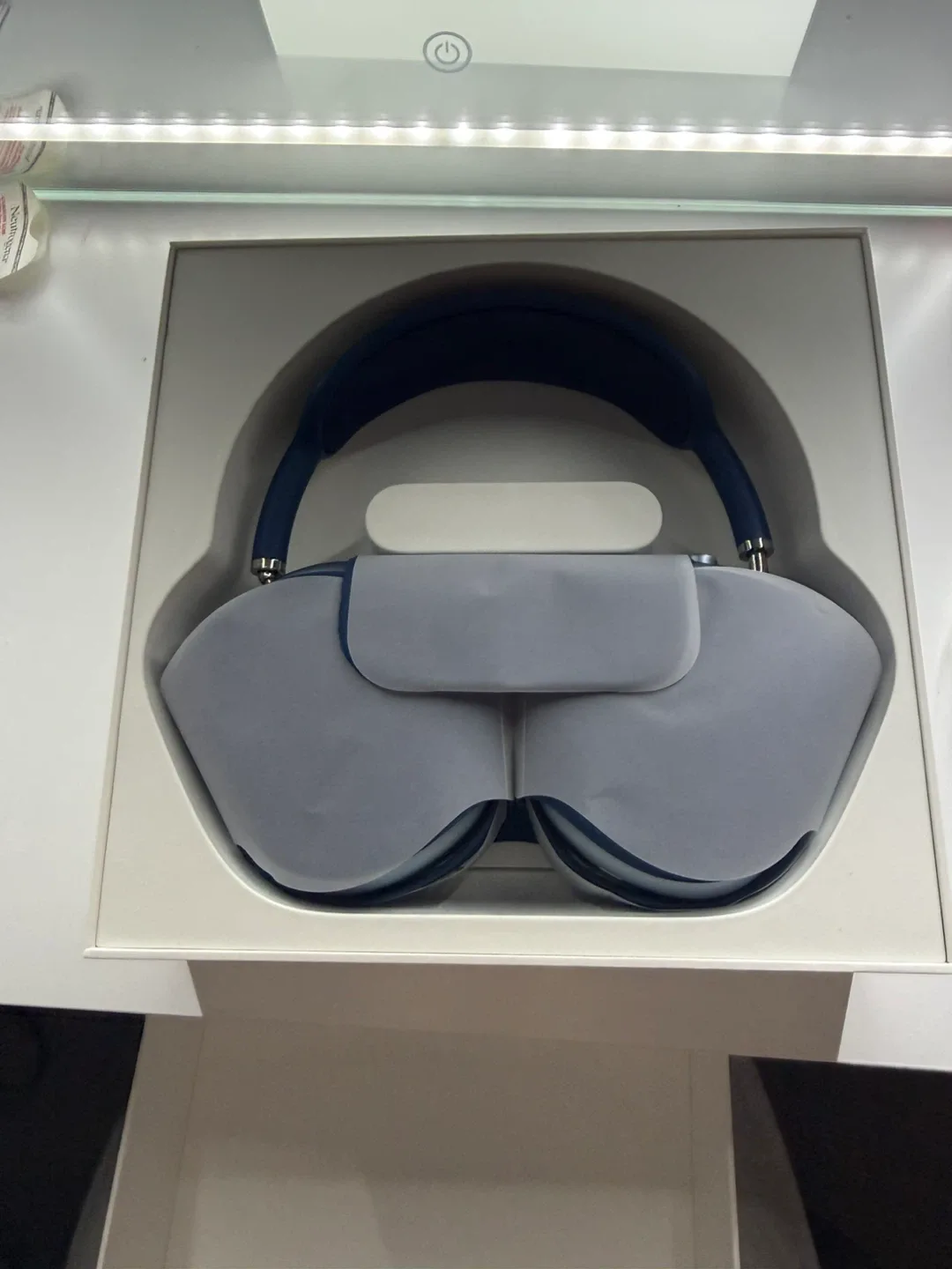 Apple Airpods Max image indicator(3)