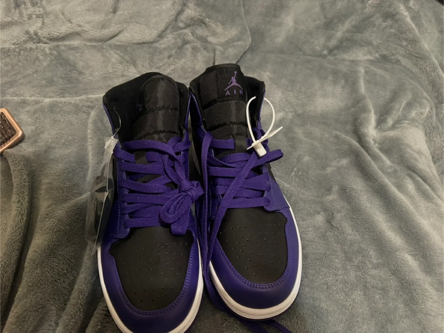 New Air Jordan 1 Mid Court Purple Black image indicator(2)