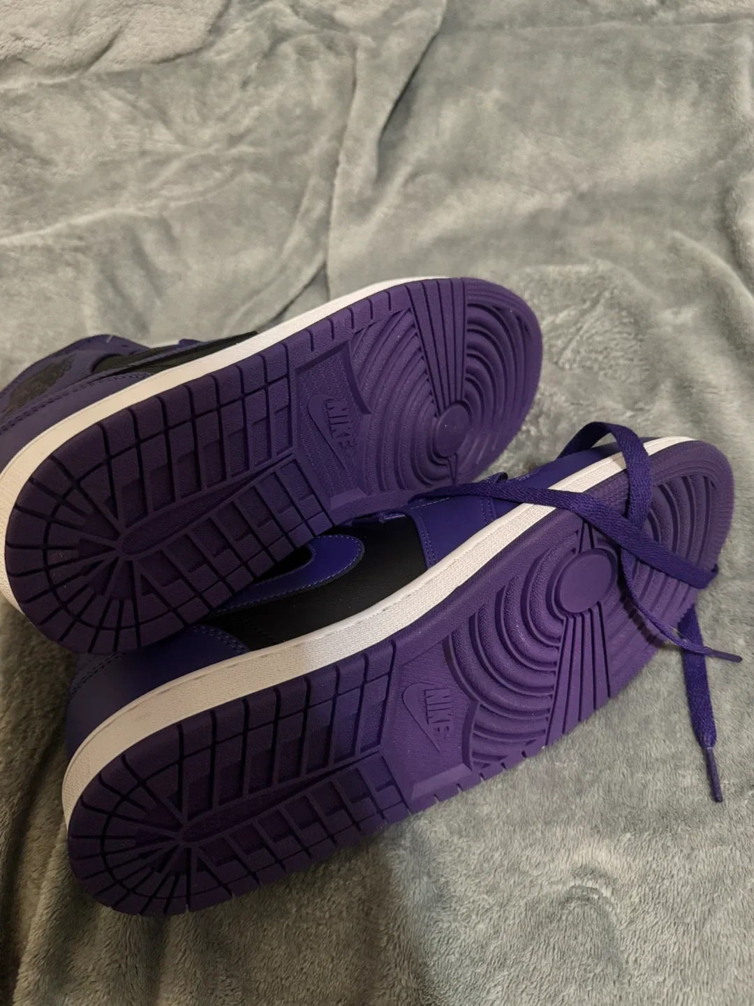 New Air Jordan 1 Mid Court Purple Black image indicator(3)