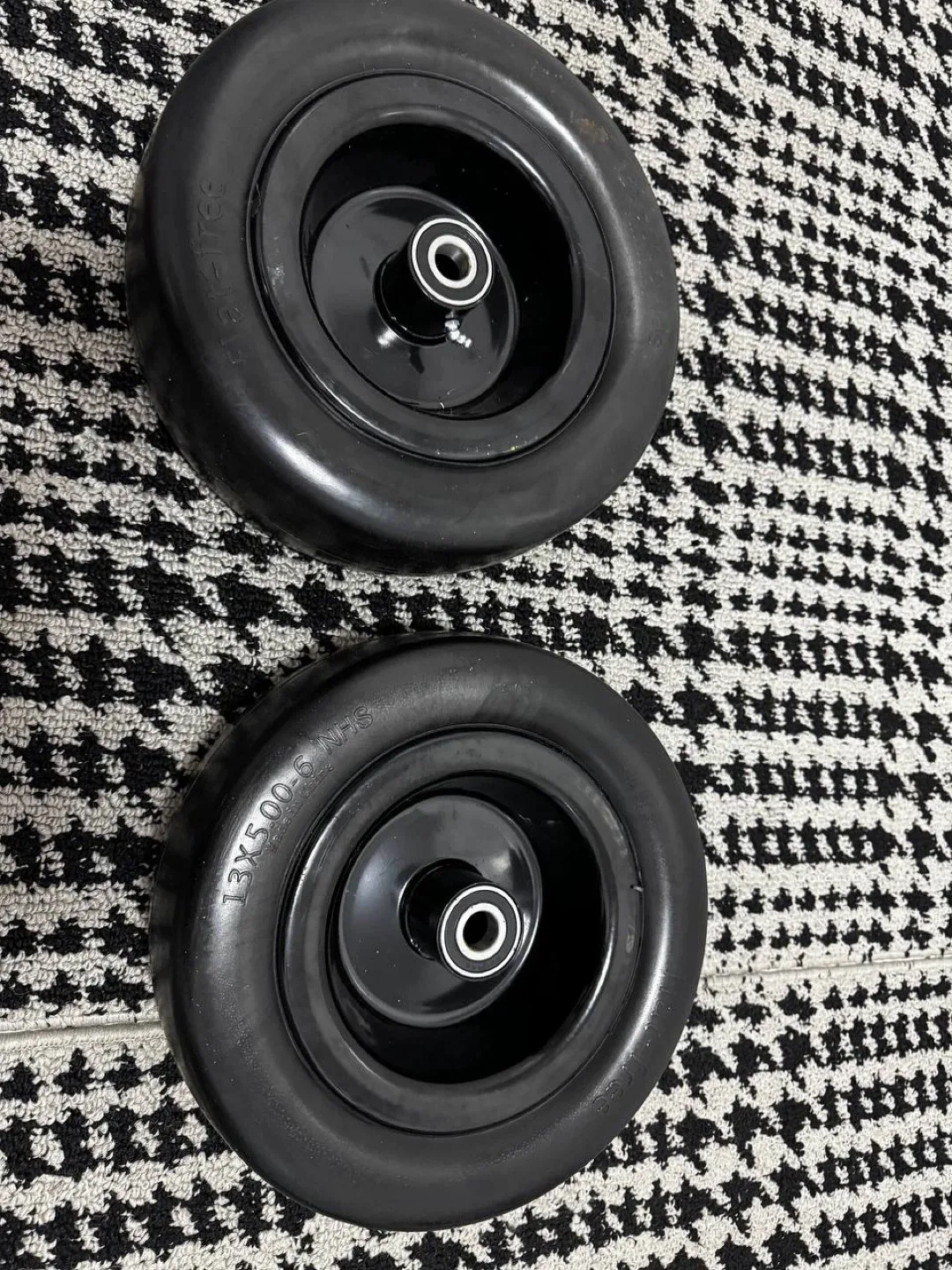 RONPOW 13x5.00-6 Flat Free Tires (Black) – Set of 2 image indicator(6)