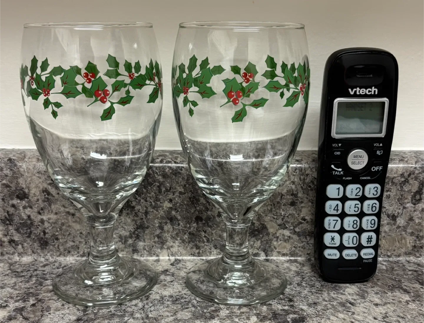 Christmas Stockings, Garland, Tree Skirt & Storage Bag image indicator(7)