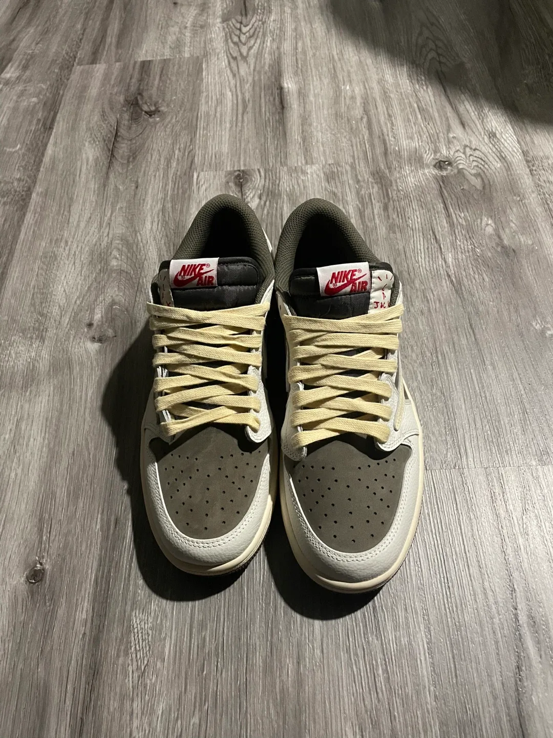 Nike Air Jordan 1 Low Travis Scott image indicator(2)