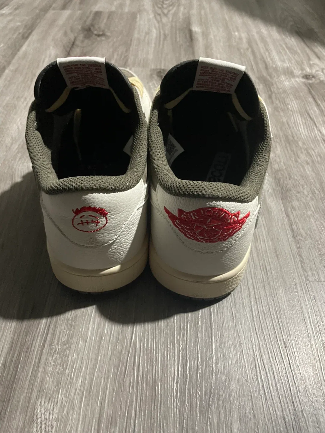Nike Air Jordan 1 Low Travis Scott image indicator(3)