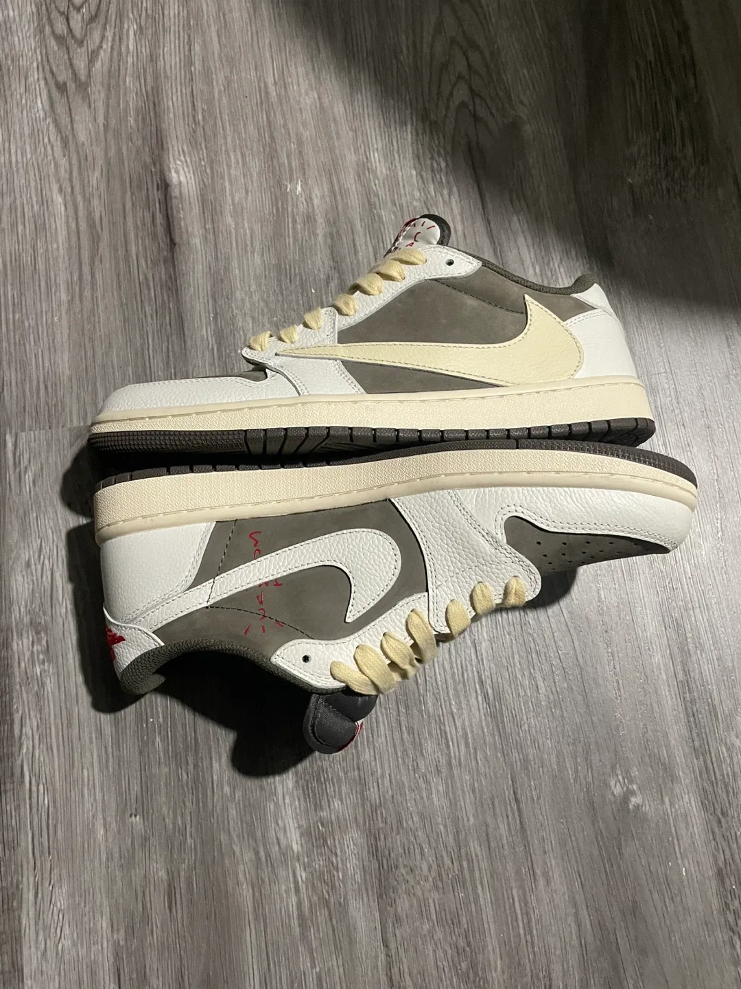 Nike Air Jordan 1 Low Travis Scott image indicator(7)