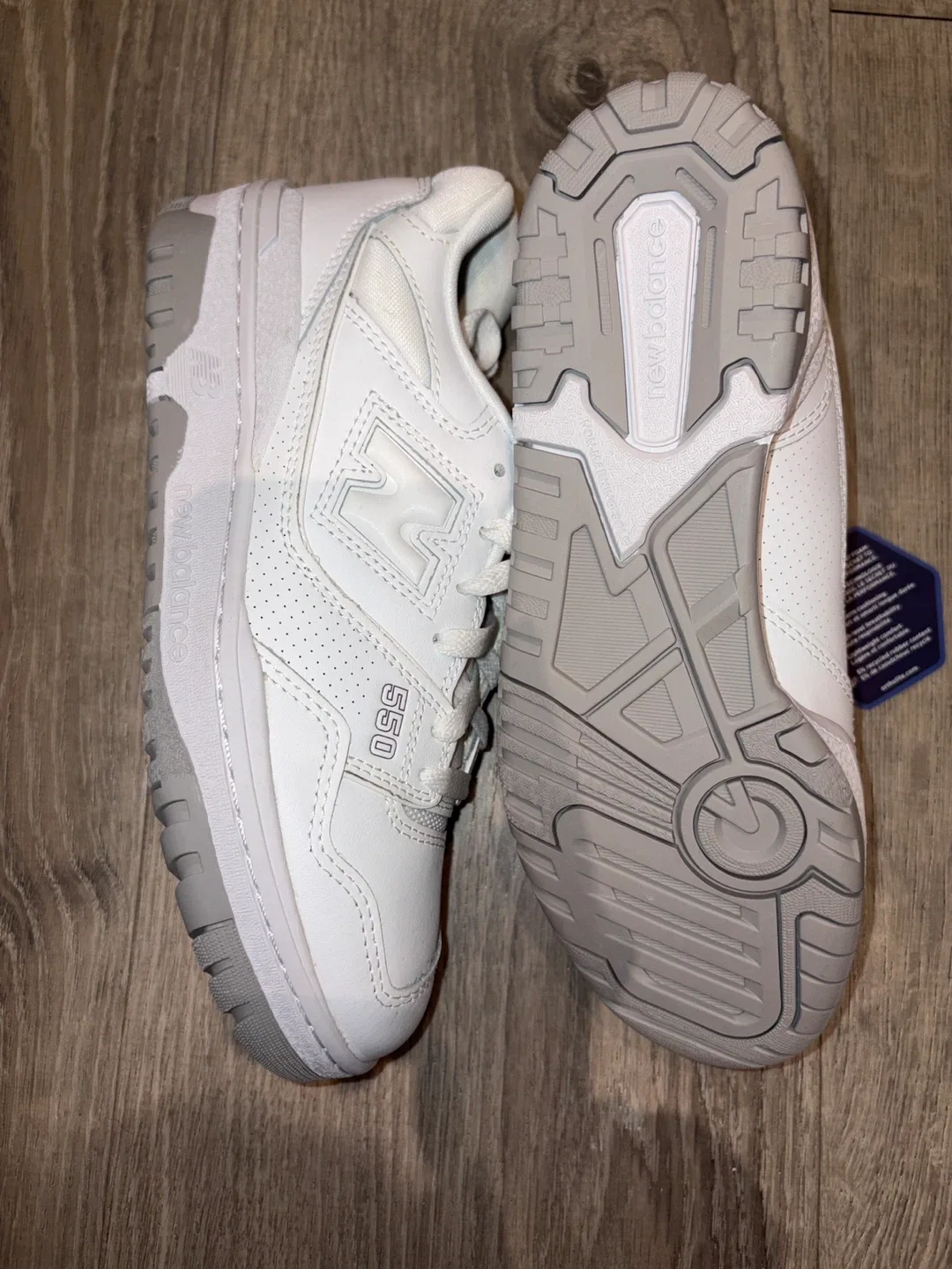 New Balance 550 White Sneakers - Size 7 image indicator(2)