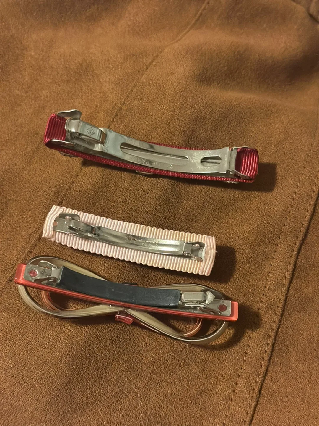 $2 Hair Clips - Set of 3 image indicator(2)