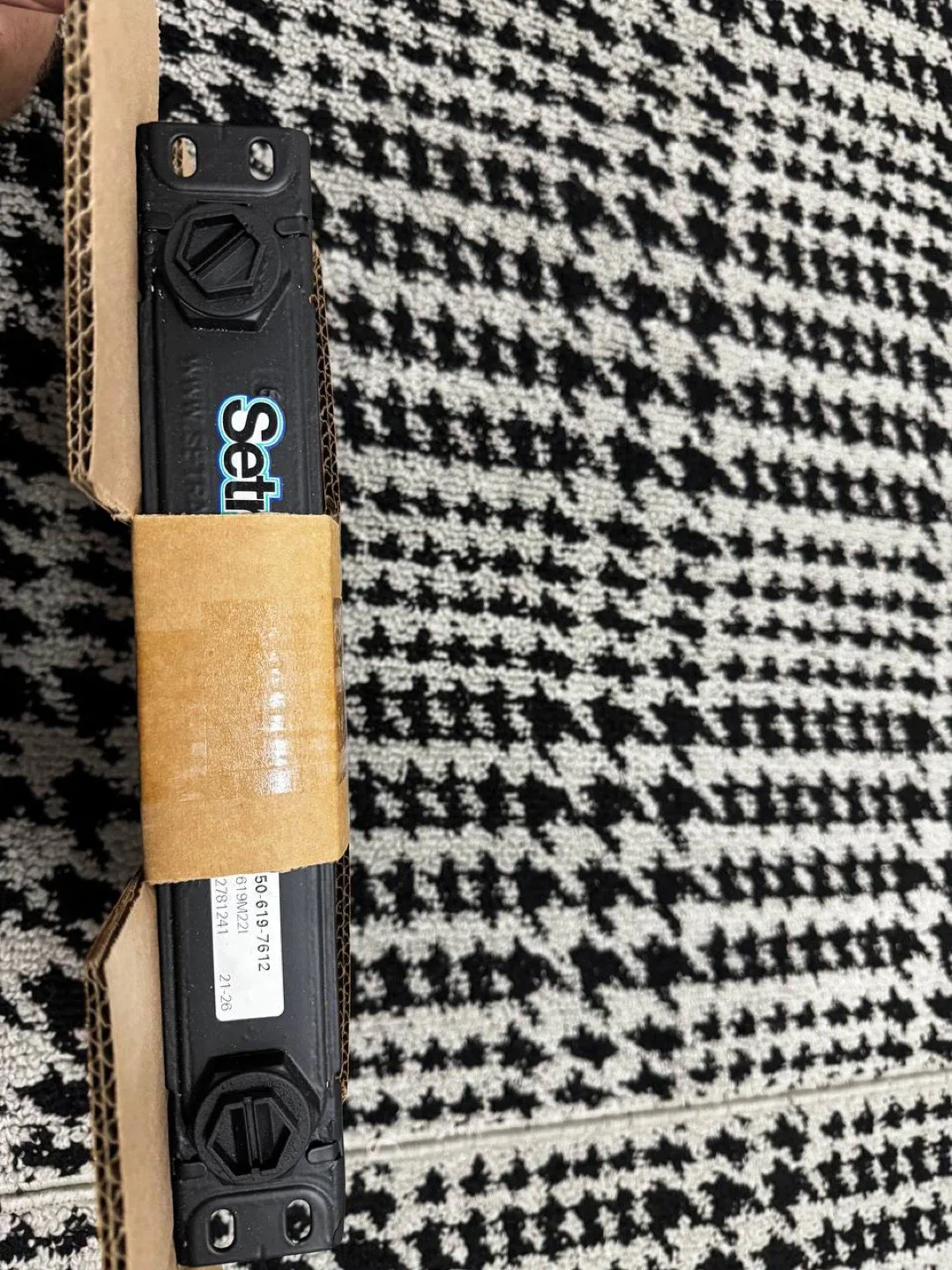 Setrab Series 6 Oil Cooler – 19 Row w/ M22 Ports (Model 50-619-7 image indicator(2)