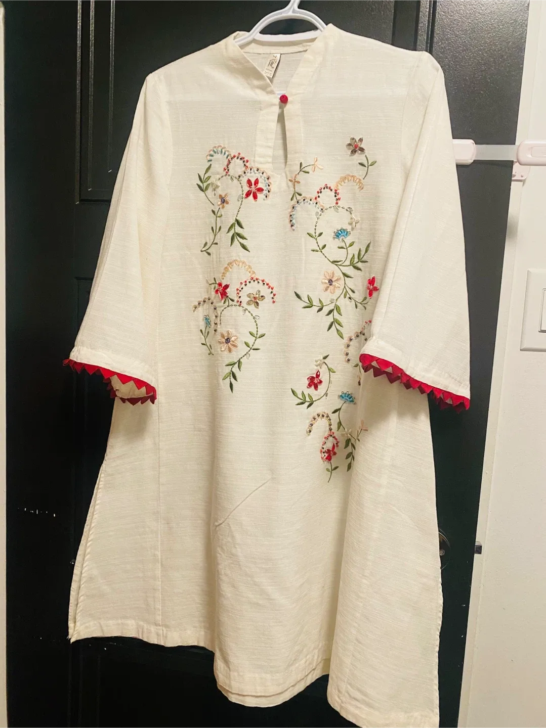 Ethnic by Outfitters Embroidered White Tunic Top- XS (wide) thumbnail
