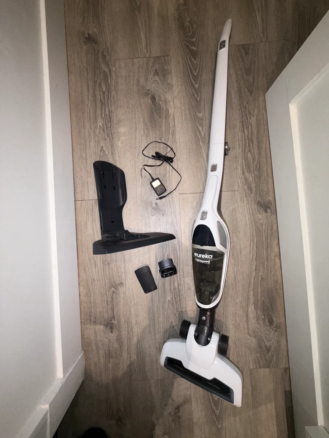 Eureka Lightspeed Cordless Vacuum image indicator(2)