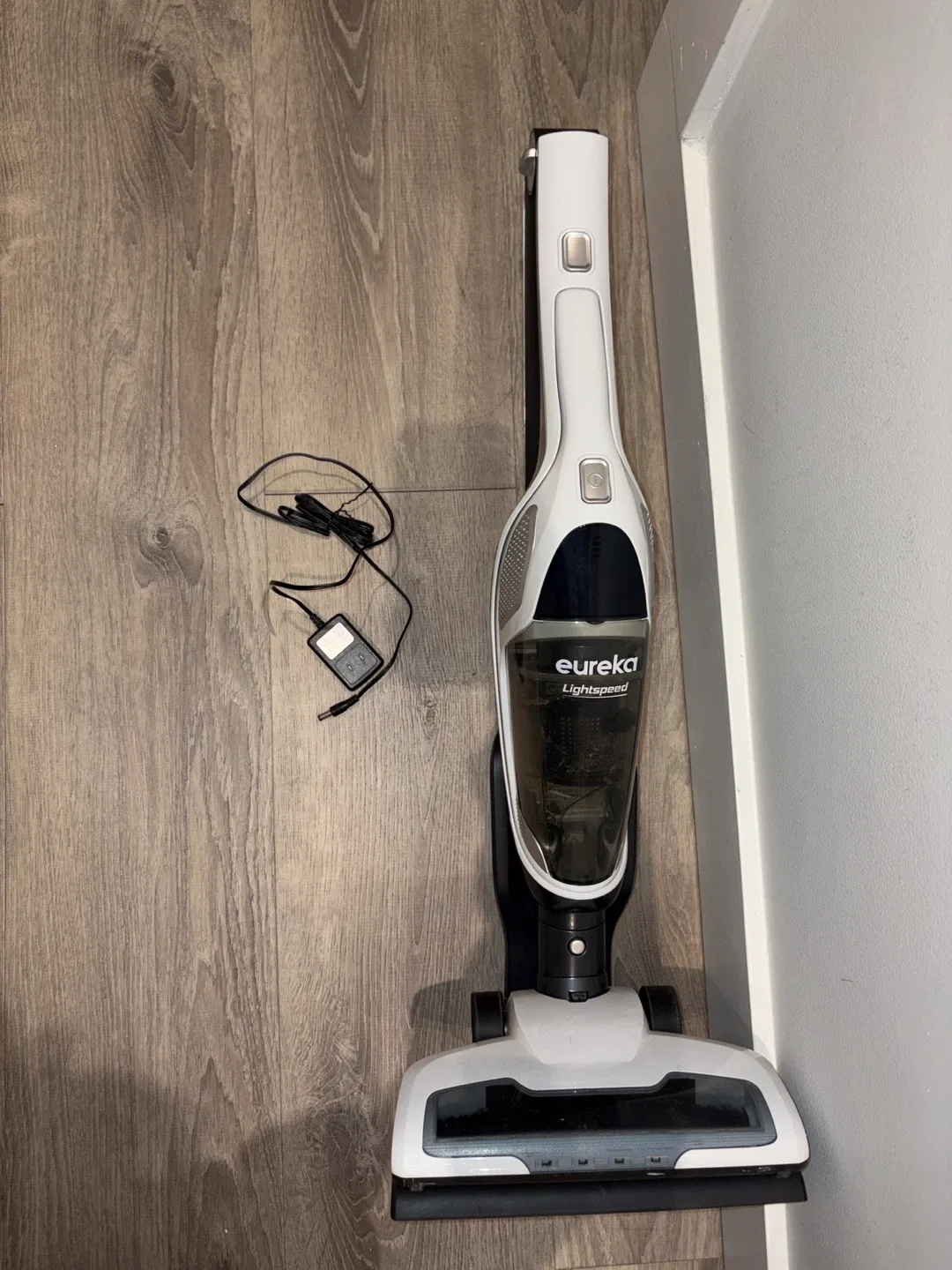 Eureka Lightspeed Cordless Vacuum thumbnail