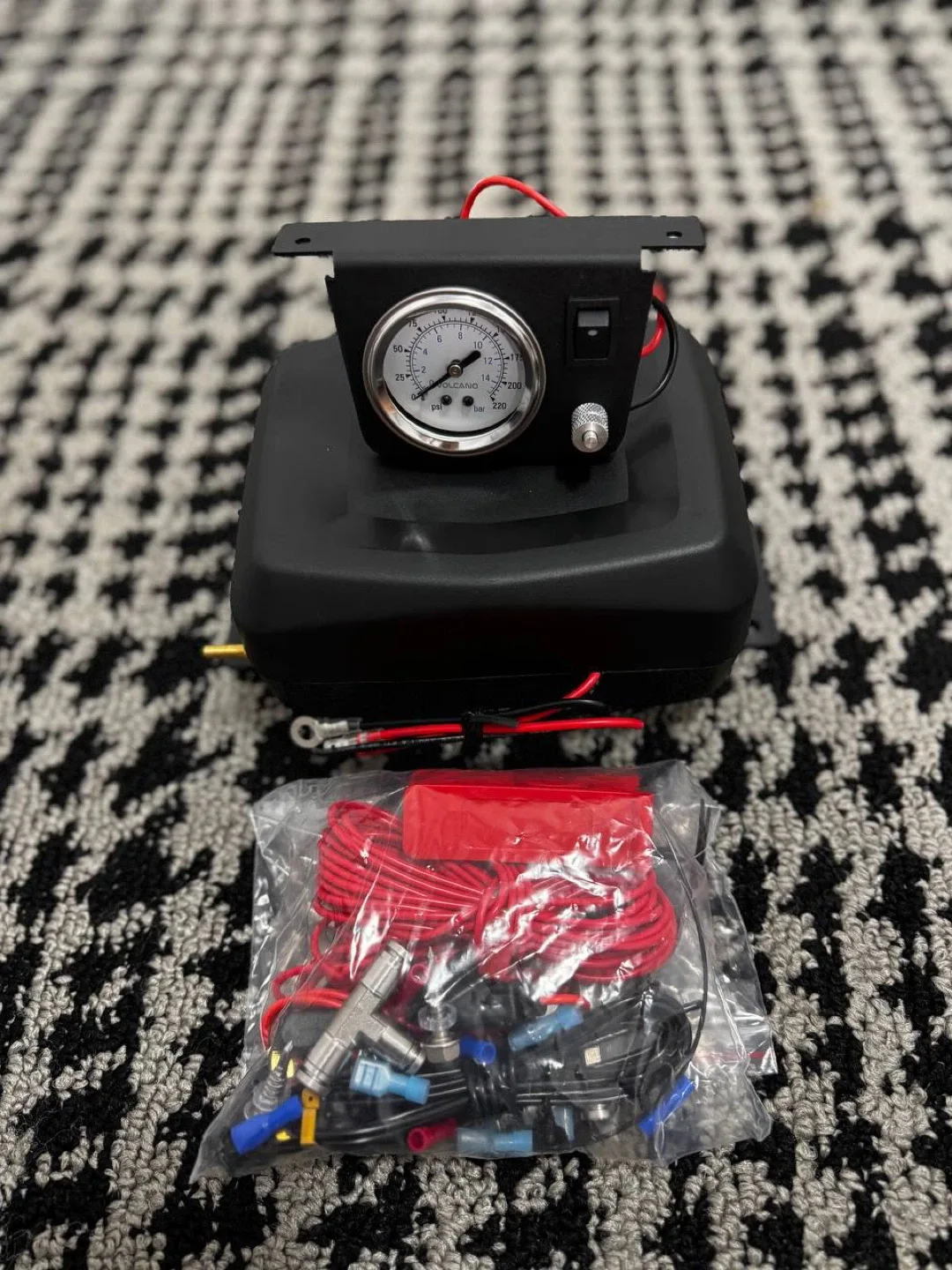 maXpeedingrods On-Board Air Compressor System – Universal Air S image indicator(5)