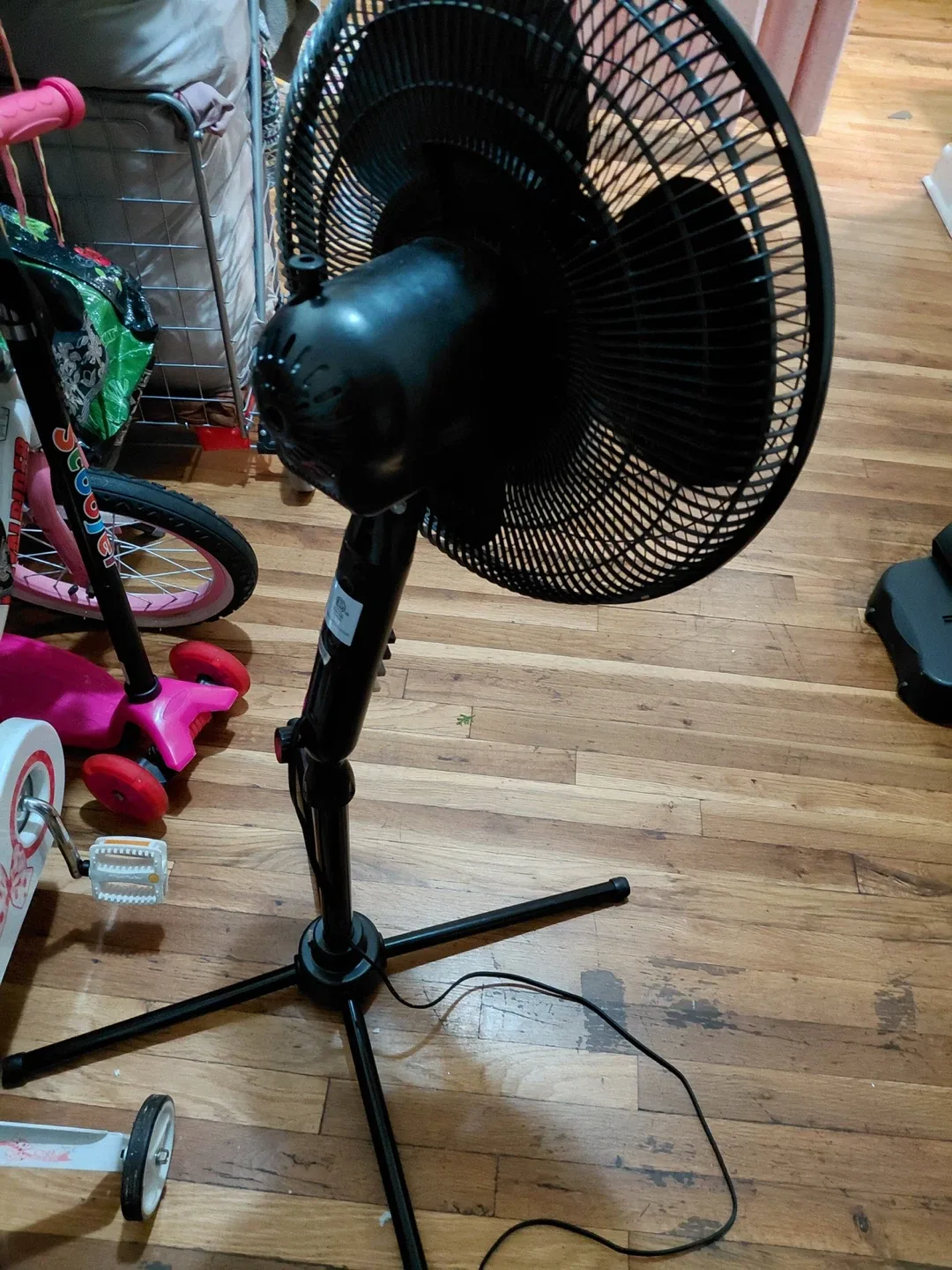 Comfort Zone Black Stand Fan image indicator(4)