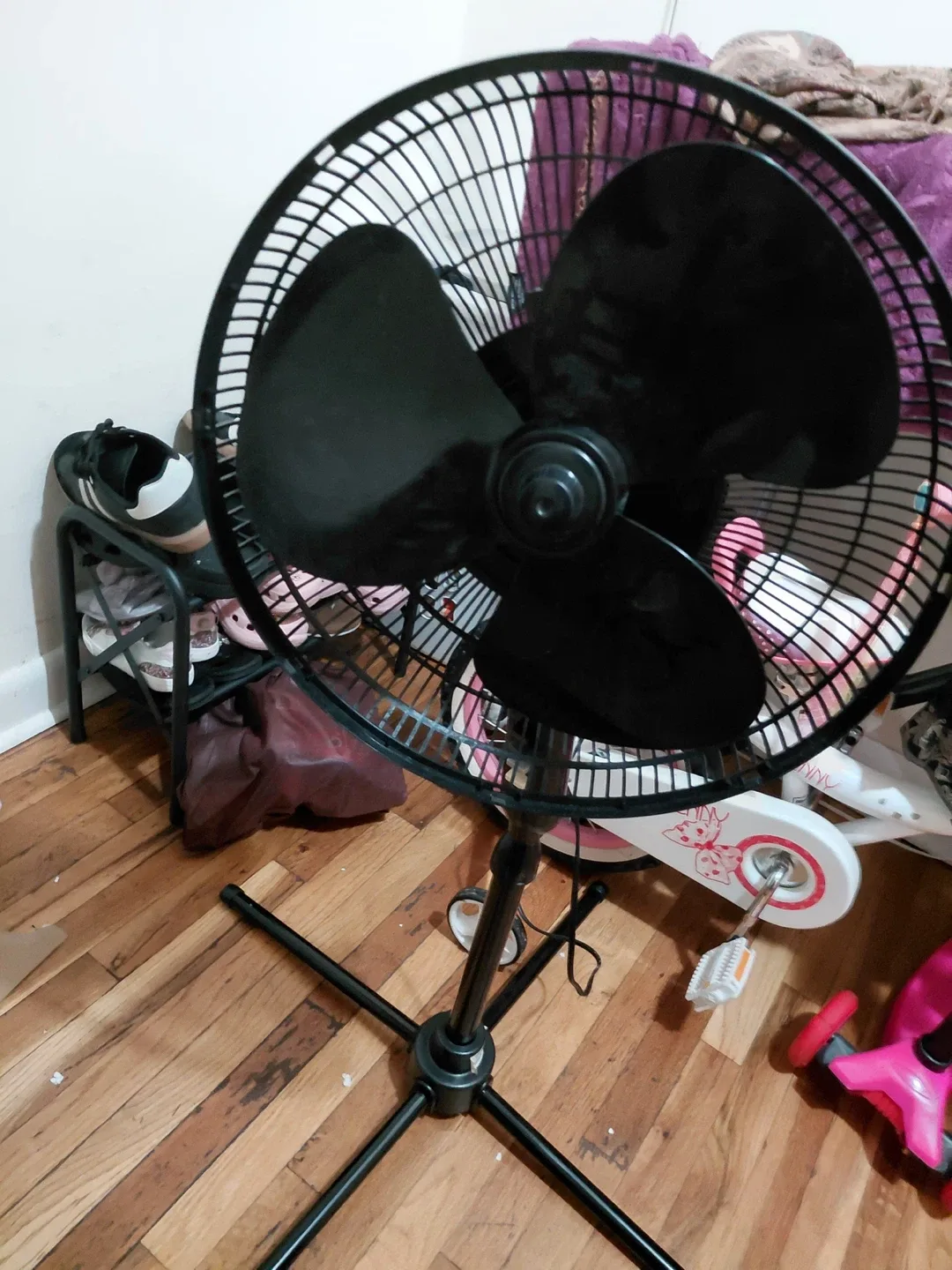 Comfort Zone Black Stand Fan image indicator(3)