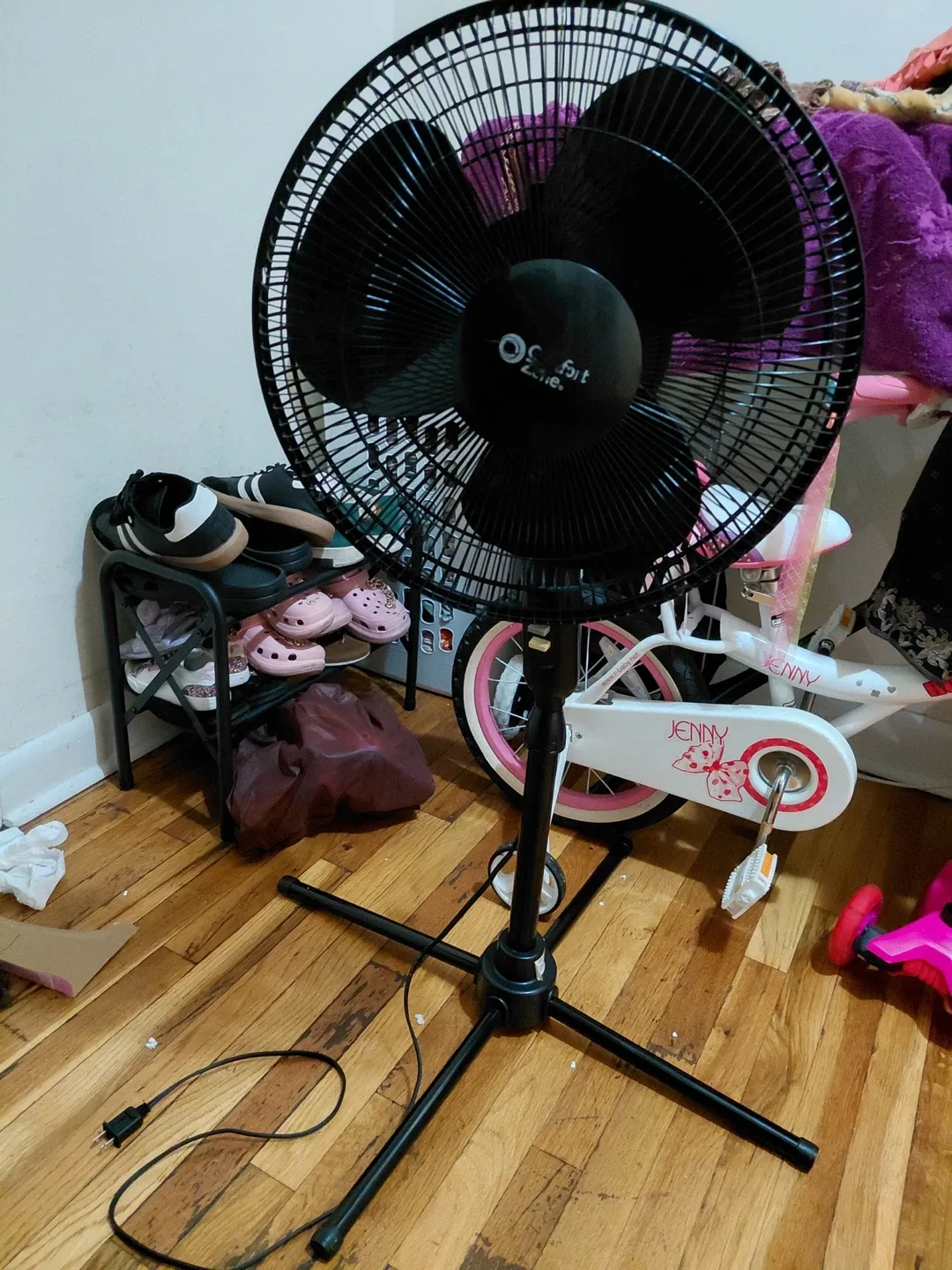 Comfort Zone Black Stand Fan image indicator(2)